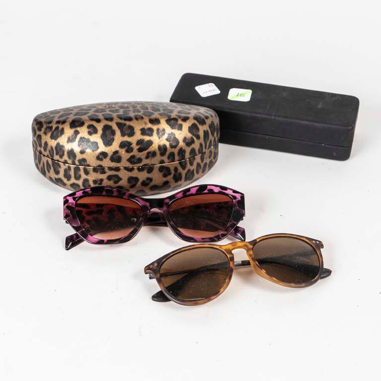 Lote siguiente: Lentes de sol con estuche