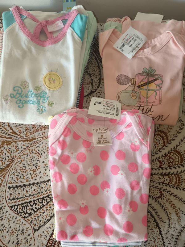 Ropa de bebé: cuerpos cortos y talles variados - imagen 3