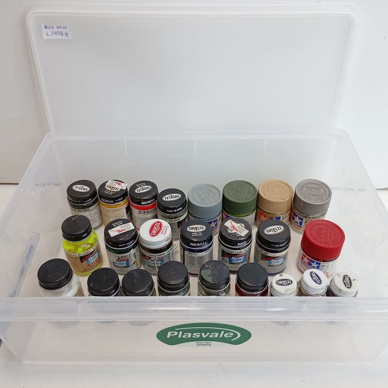 Lote de más de 20 frasquitos de pinturas varias (Testor, Tamiya, Model Master)