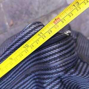 Bolso de Viaje Grande de Lona Rayada con Bolsillos Frontales - imagen 4