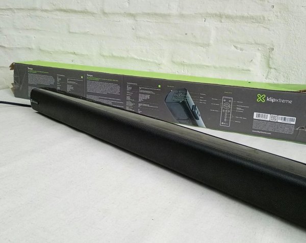 Soundbar Klip Xtreme Tempo Negra Funcionando