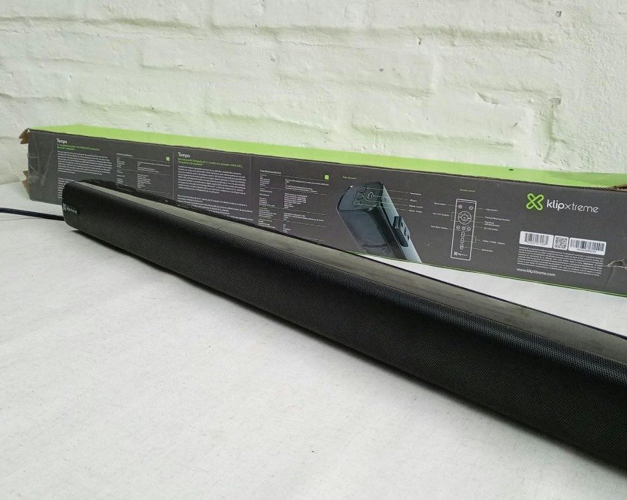 Soundbar Klip Xtreme Tempo Negra Funcionando