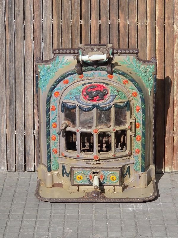 Antigua Estufa a Leña Francesa de Hierro Fundido "Le Chaboche"