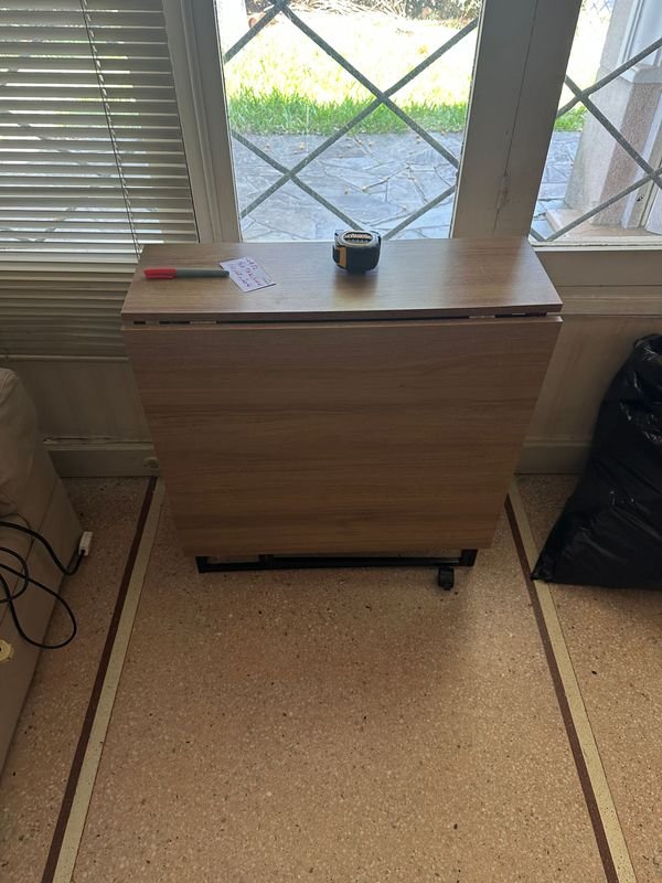 Mesa auxiliar de camping con almacenamiento y decoración - imagen 11