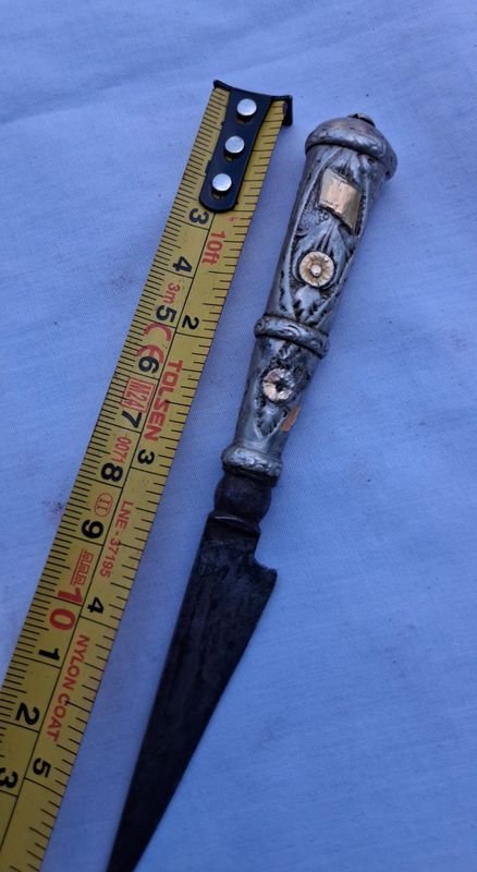 Cuchillo antiguo de plata y oro con decoración - imagen 4