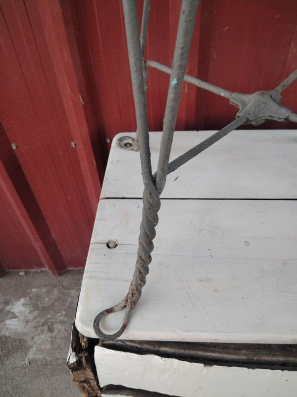 Silla antigua en hierro torneado - Auction Item - imagen 1