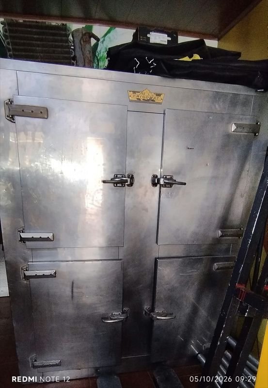 Heladera Acero Inoxidable 4 Puertas - No Funciona