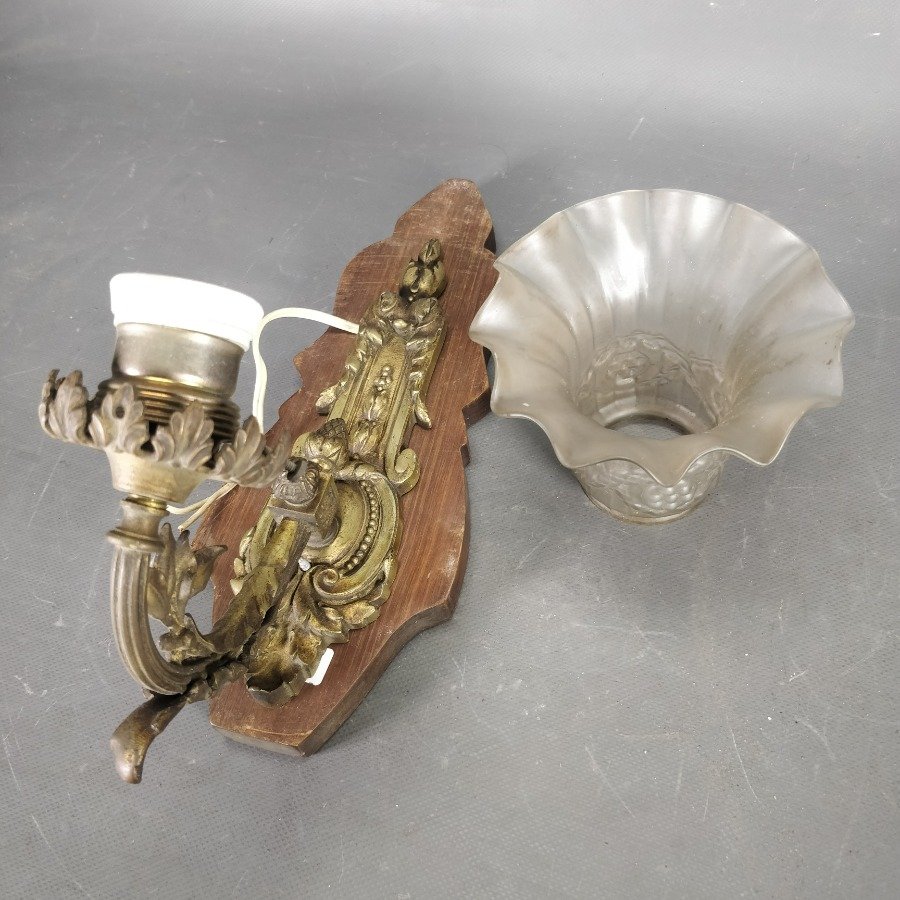 Aplique Francés de Bronce con Tulipa y Base de Madera
