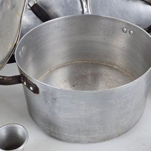 Lote de Cacerolas, Ollas y Utensilios de Cocina de Aluminio - imagen 8