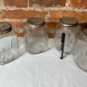 Lote de 4 Frascos Antiguos Coca Cola de Vidrio con Tapa de Aluminio - imagen 2