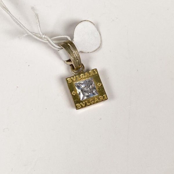 Colgante de Plata con Piedra y Logo Bulgari