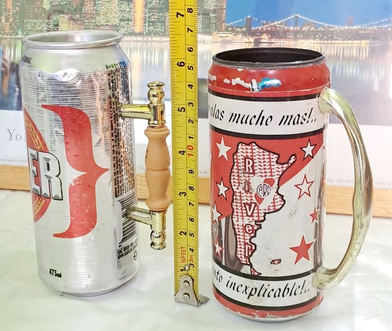 Jarras De Cerveza Con Fisonomia De Latas Ambas - imagen 4