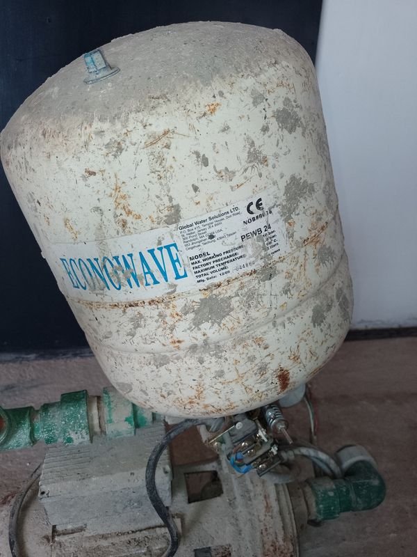 Bomba de agua monofásica con tanque presurizador - imagen 3