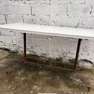 Mesa Rectangular de Hierro y Cerámica con Patas Metálicas - imagen 3