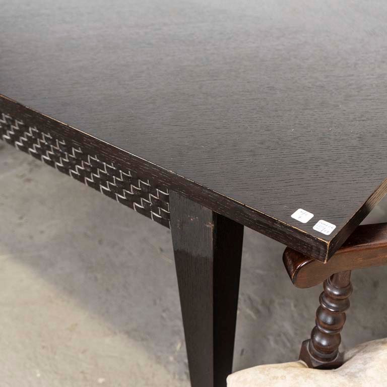 Mesa de comedor moderna con estilo español - imagen 3