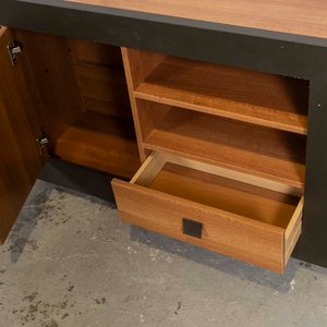 Mueble Rodante con Puerta, Cajón y Estantes - Detalles de Uso - imagen 2