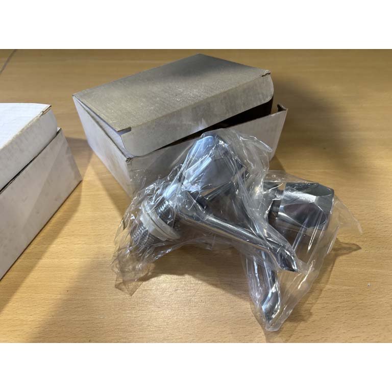 Cuatro cajas nuevas en paquete - imagen 2