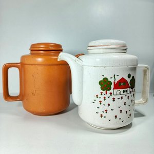 Juego de 2 Teteras Vintage de Porcelana Decorada y Naranja - imagen 2
