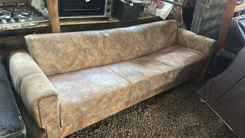 Silla de tres cuerpos con baulera en mal estado - imagen 2
