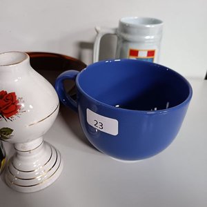 Lote de Vajilla Variada: Tazas, Platos y Jarra - imagen 7