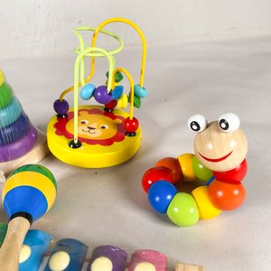 Lote de 6 Juguetes Infantiles de Madera y Plástico con Diseño de Oruga y Xilofón - imagen 2