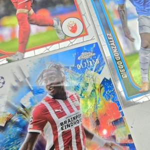 Lote de 4 Tarjetas de Fútbol Topps y Merlin: Johan Bakayoko, Diego González, Mirko Ivanovic - imagen 3