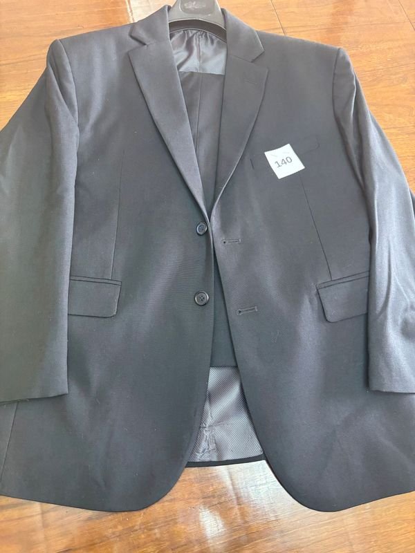 Traje Negro Talle 48 Nuevo