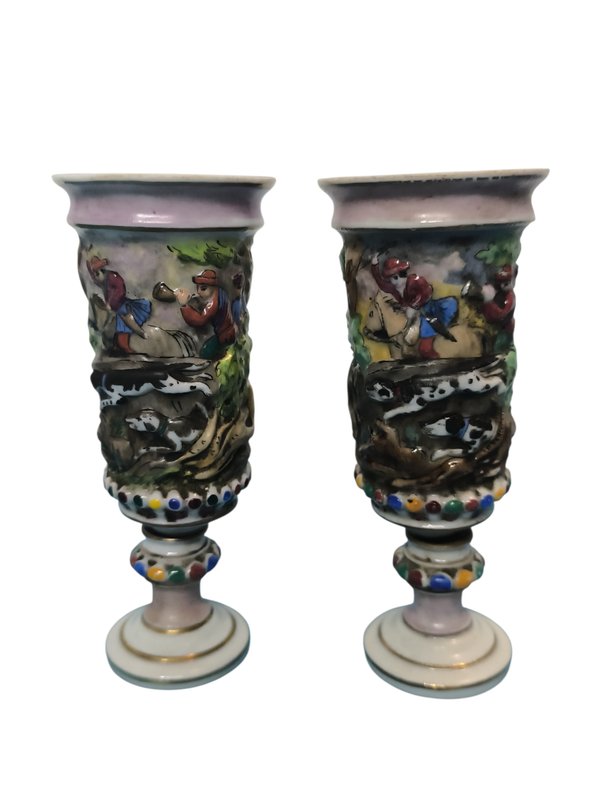 Lote anterior: Vasos de porcelana Capodimonte con escenas de caza
