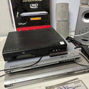 Lote de Electrónica: DVD, Home Theater Panavox, Video Grabadora JVC y Accesorios - imagen 3