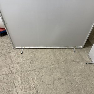 Lote de Paneles Blancos con Estructura Metálica - imagen 10