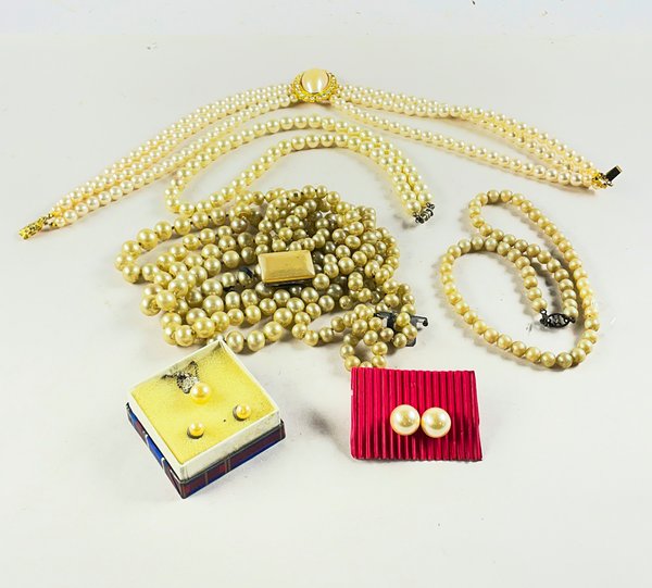 Lote de 6 Piezas de Bisutería: Collares y Aretes de Perlas Sintéticas - imagen 1