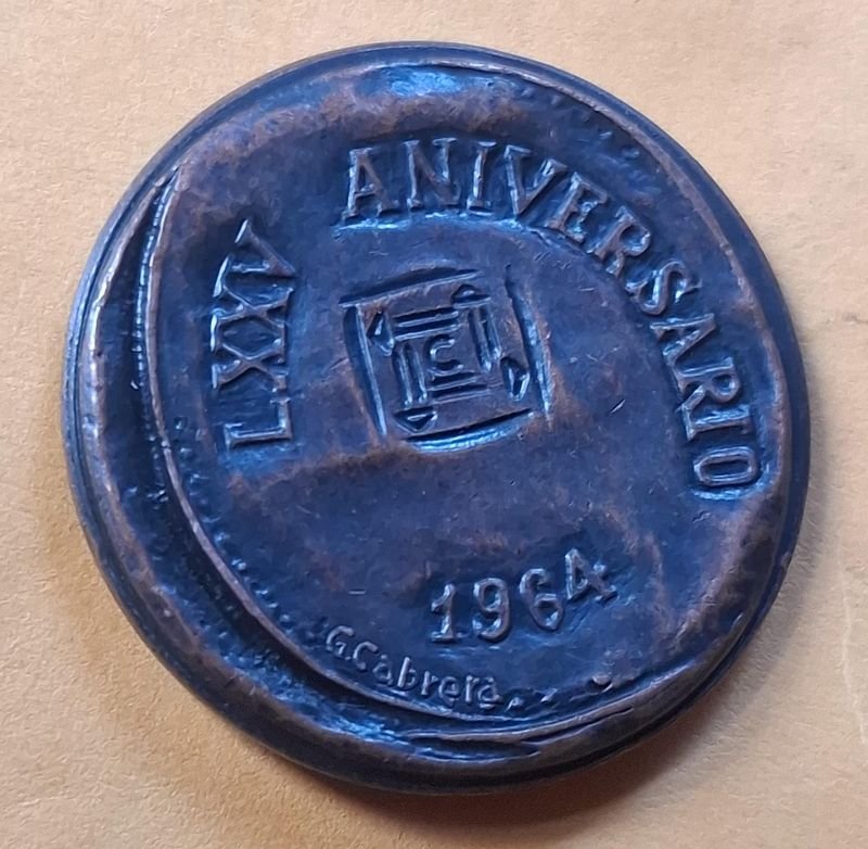 Rara medalla de oro con borde y letra dorada - imagen 2