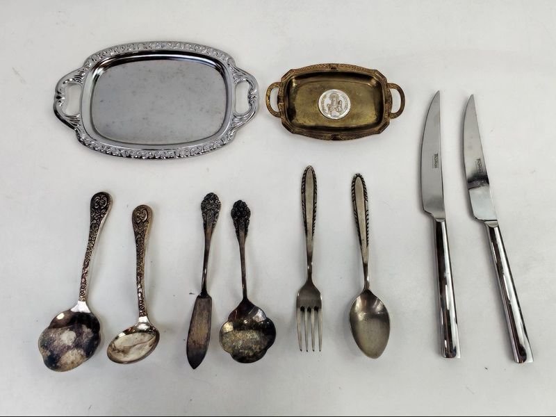 Cubiertos y Bandejas Miniatura en Plata y Metal - imagen 8