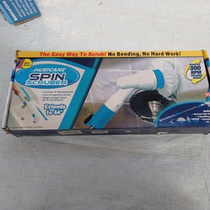 Tres piezas: organizador de ropa, mopa con spray y limpiador giratorio. - imagen 6