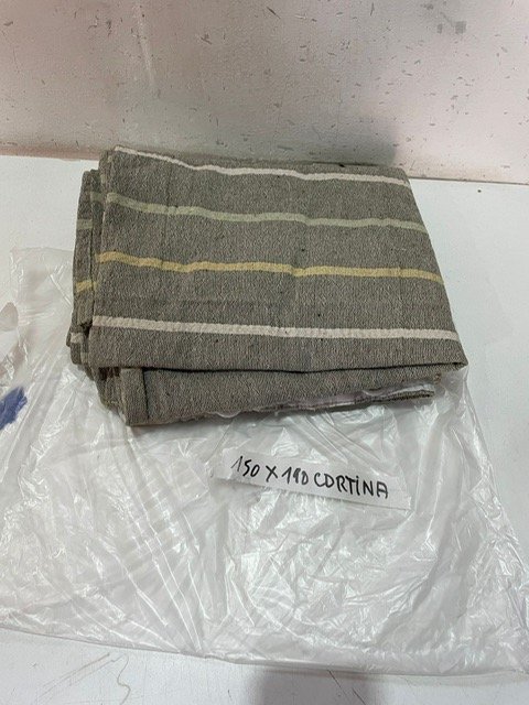 Lote anterior: Cortina de Tela con Patrón Estrípeado