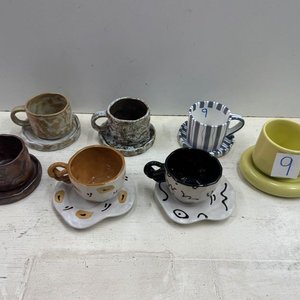 Set de 7 Tazas con Platos de Diseños Variados - imagen 5