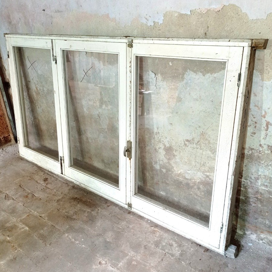 Ventana con tres hojas batientes en cedro - imagen 3