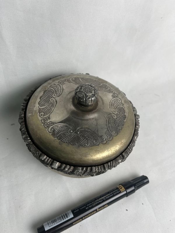 Bombonera Decorativa en Metal - imagen 5