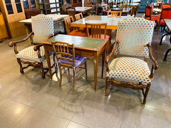 Juego de Comedor Estilo Luis XV con Sillas Tapizadas y Escritorio - imagen 1