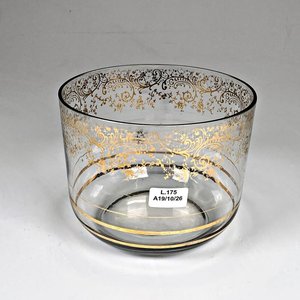 Lote siguiente: Florero de Cristal Transparente con Detalles Dorados