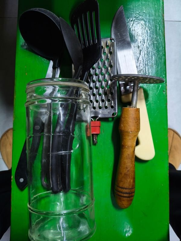 Set de Utensilios de Cocina: Cuchillas, Rallador, Pisapapas y Más