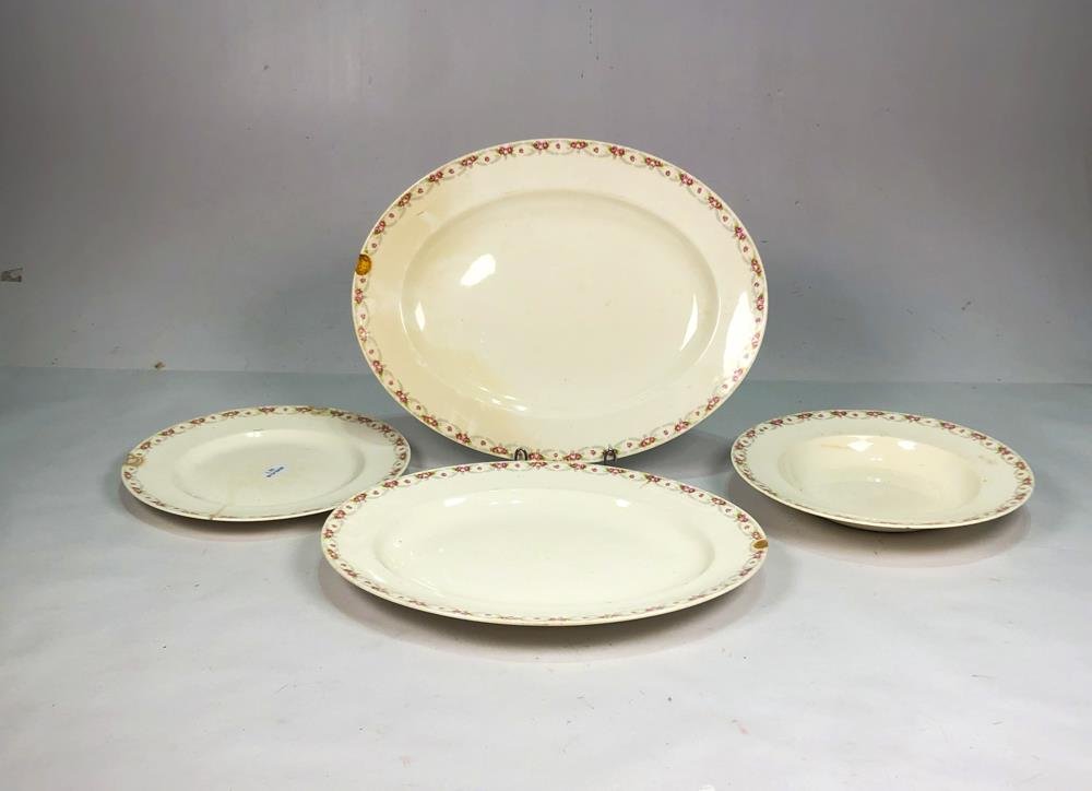Cuatro Fuentes Ovales de Porcelana Inglesa Alfred Meakin con Borde Floral