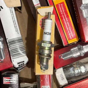 Lote de Bujías y Cables de Encendido Varios - imagen 3