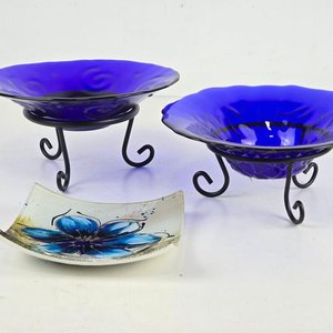 Centros de Mesa y Fuentes Decorativas de Vidrio Azul, Rojo y Violeta con Detalles Dorados - imagen 4