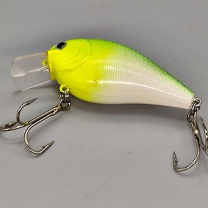 Señuelo de Pesca Crankbait Verde y Amarillo con Babero y Anzuelos - imagen 6