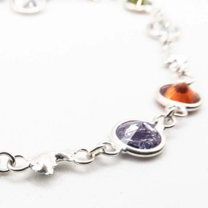 Pulsera de Plata con Piedras Multicolor y Delfines - imagen 2