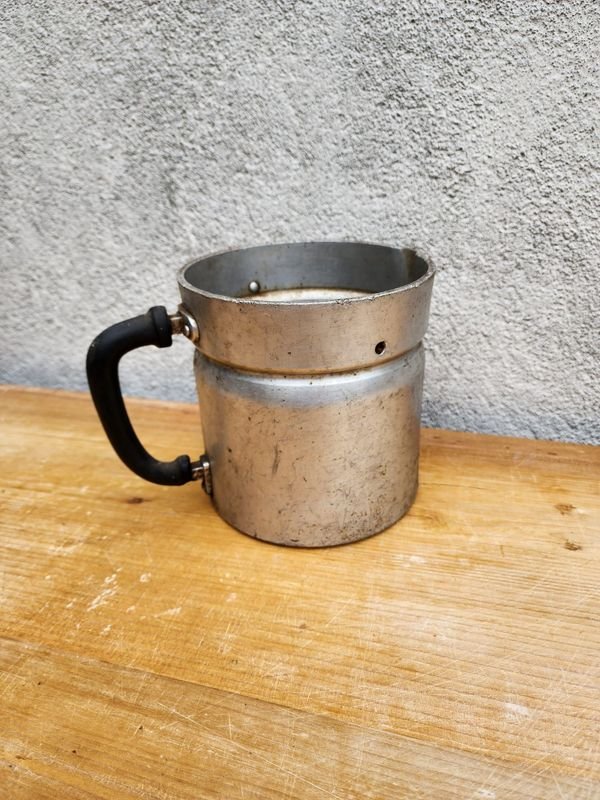 Hervidor de Aluminio Grueso con Asa Negra