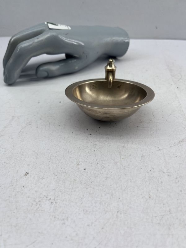 Despojador o Jabonera con Forma de Bachita con Canilla de Bronce
