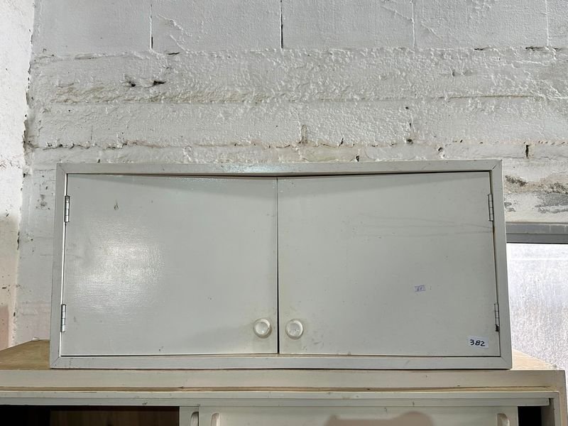 Armario Metálico Blanco de Pared con Dos Puertas