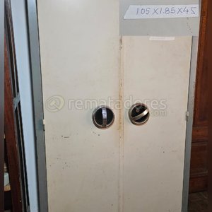 Lote siguiente: Caja Fuerte Antigua de Dos Puertas